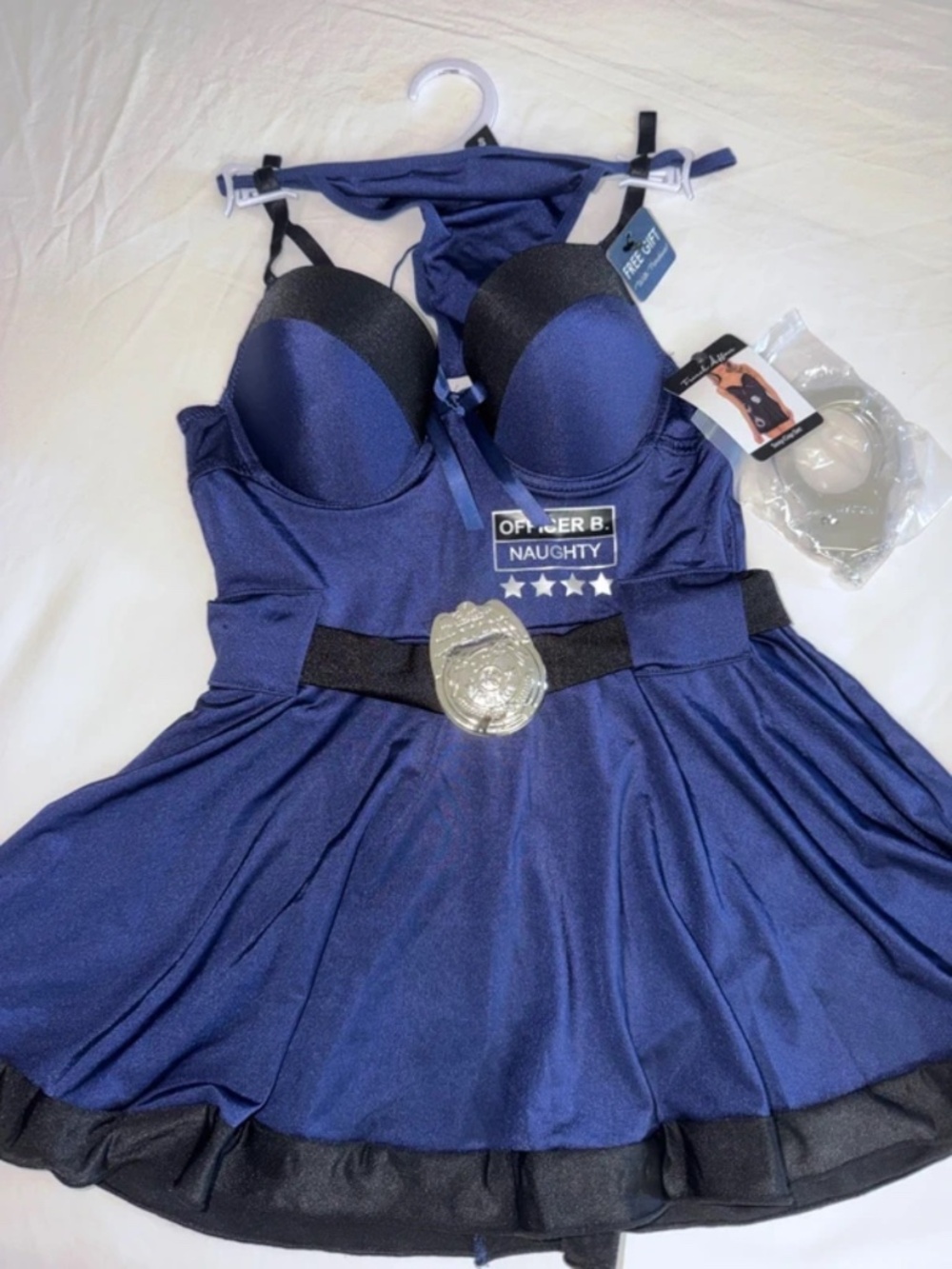 Sexy Cop Set - Picture 2 of 4